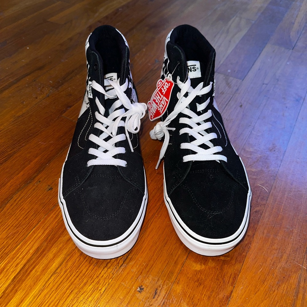 Men’s Vans sk8 hi shoee nwt